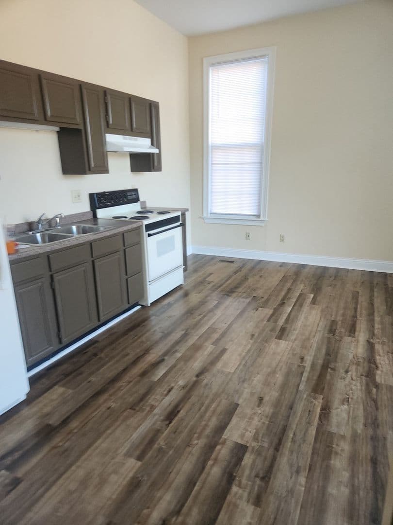 Cincinnati Apartment: 2237 Francis Lane
