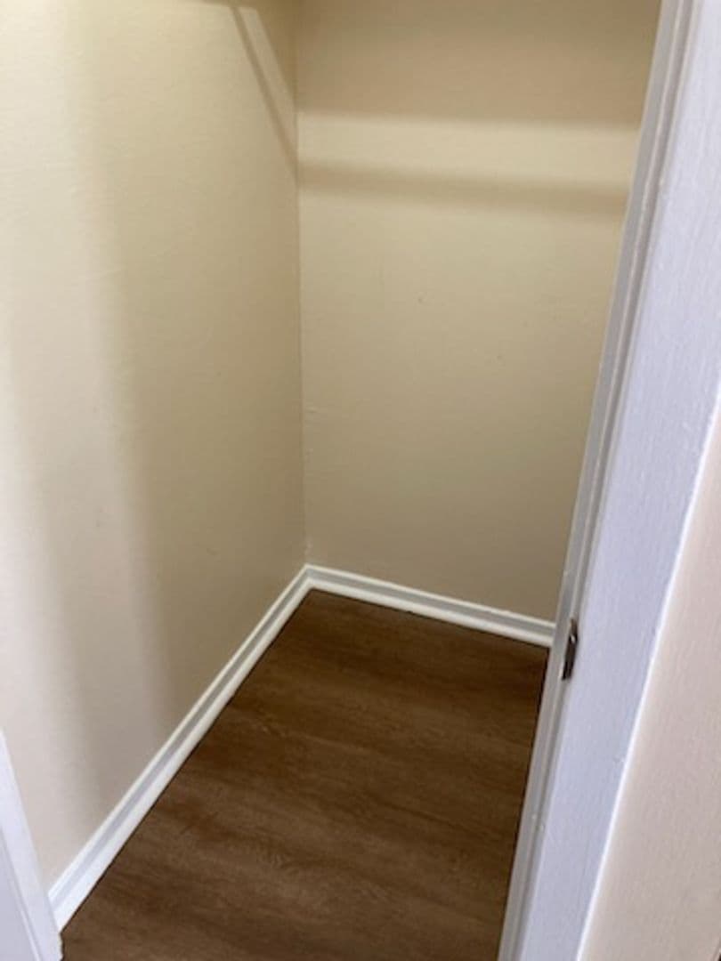 Cincinnati Apartment: 906-12 Morris St