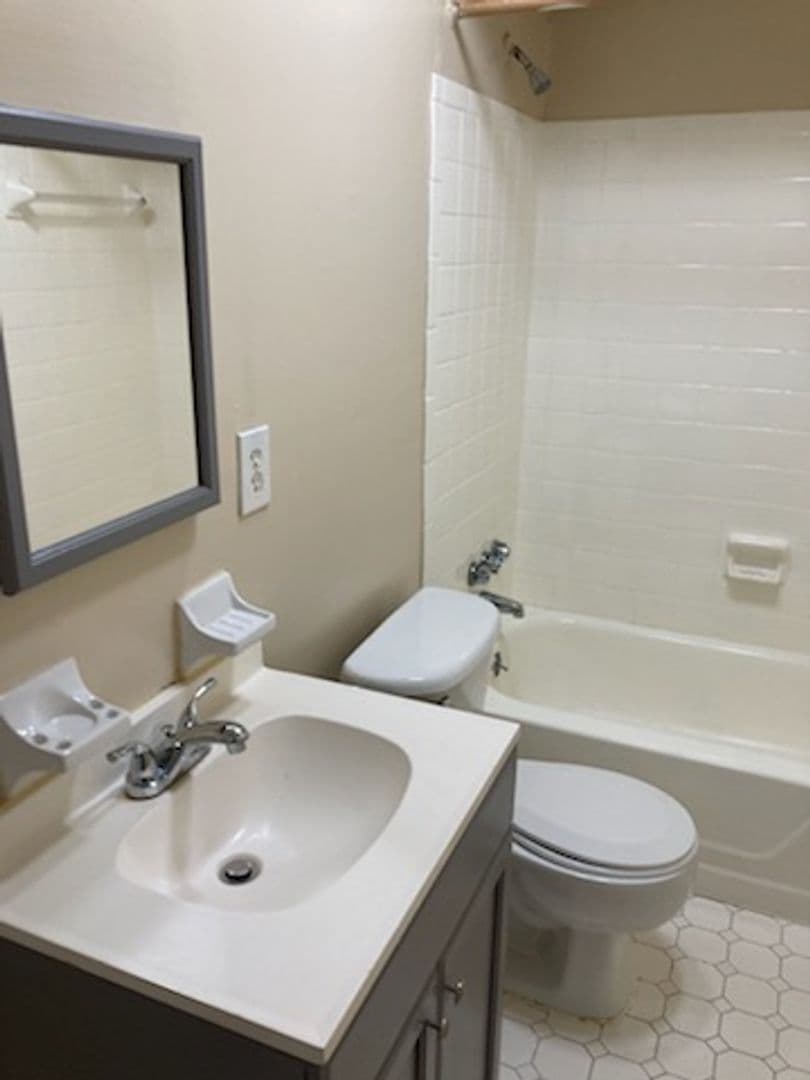 Cincinnati Apartment: 906-12 Morris St