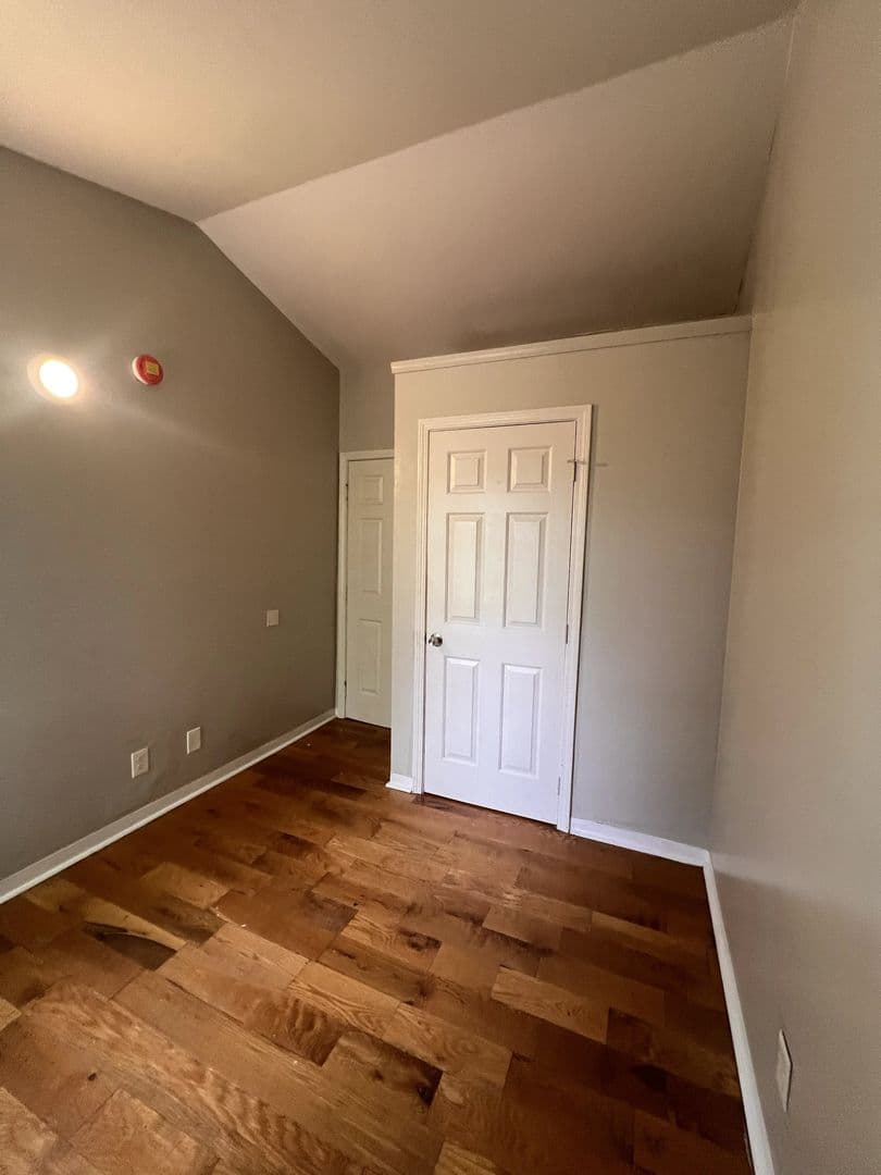 Louisville Apartment: 2820 Divinity Lane