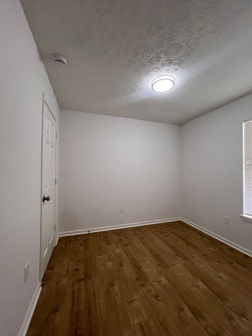 Louisville Apartment: 1723 W Kentucky Street