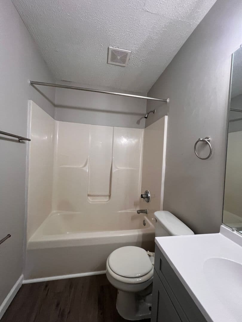 Louisville Apartment: 2817 Greenwood Ave
