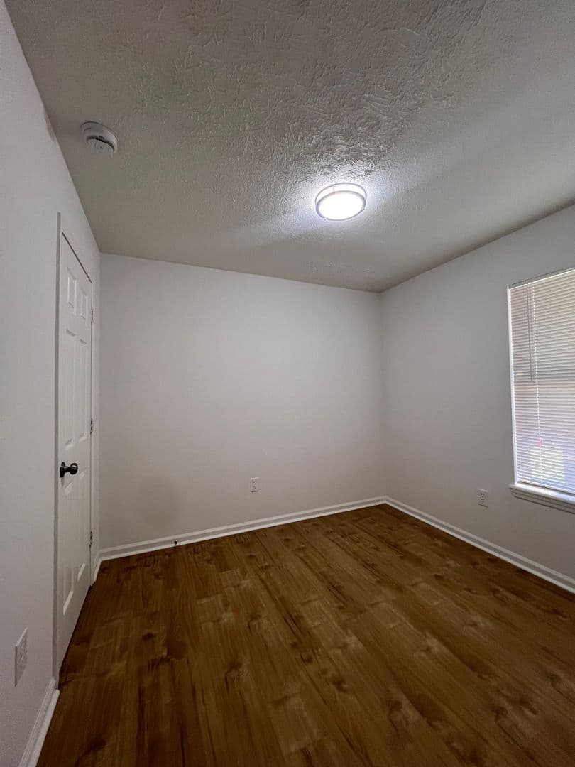 Louisville Apartment: 1723 W Kentucky Street