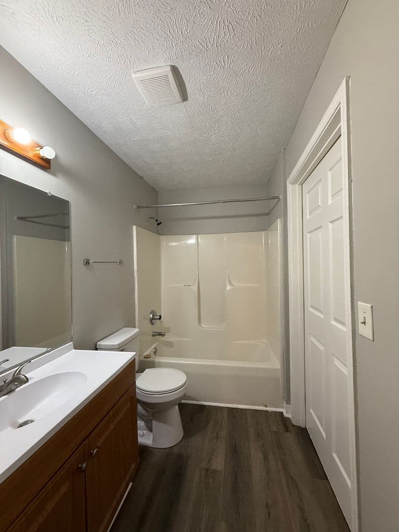 Louisville Apartment: 2708 Greenwood Ave
