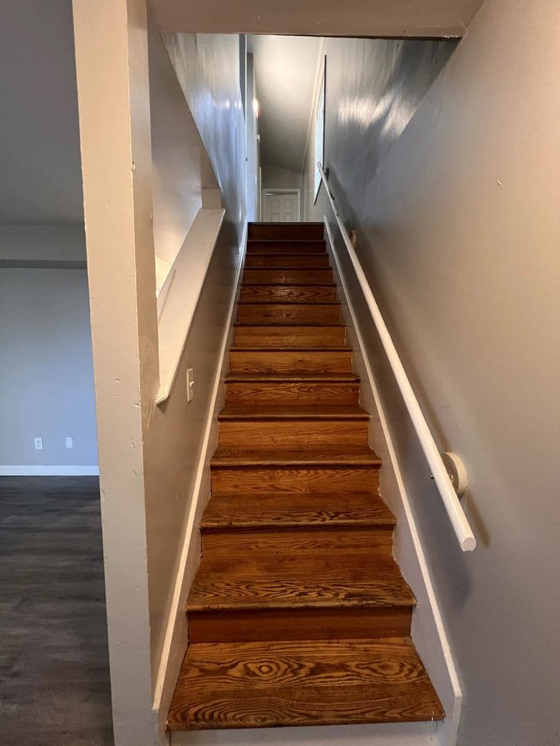 Louisville Apartment: 2820 Divinity Lane