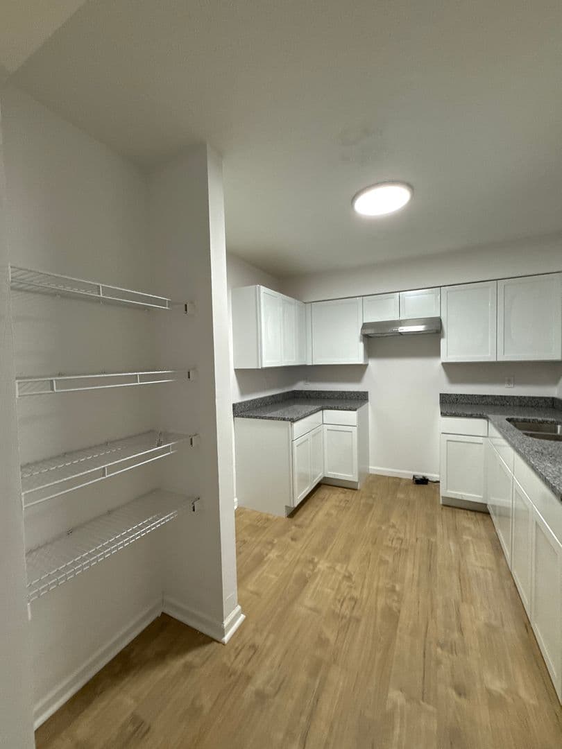 Louisville Apartment: 1723 W Kentucky Street
