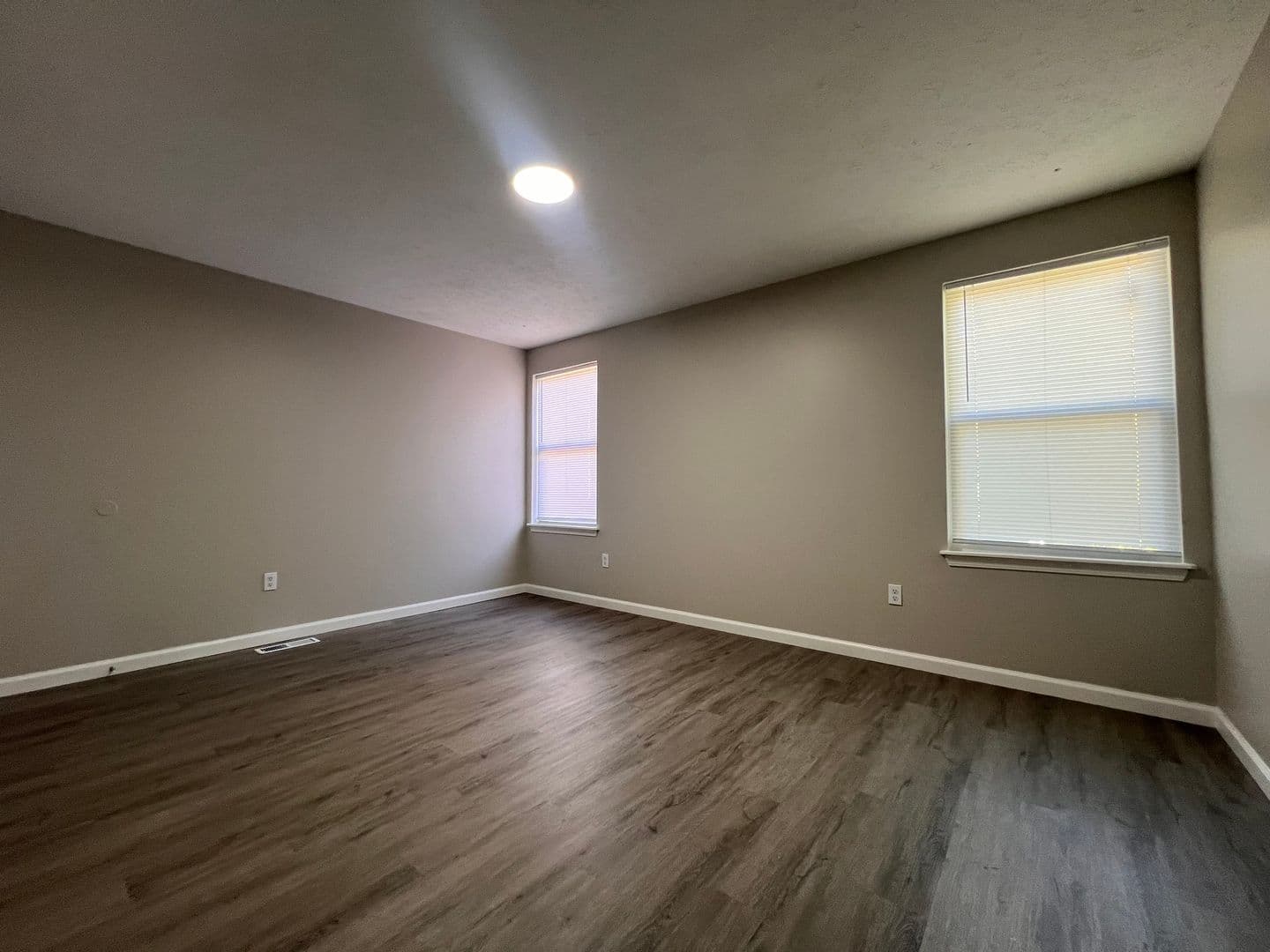 Louisville Apartment: 2817 Greenwood Ave