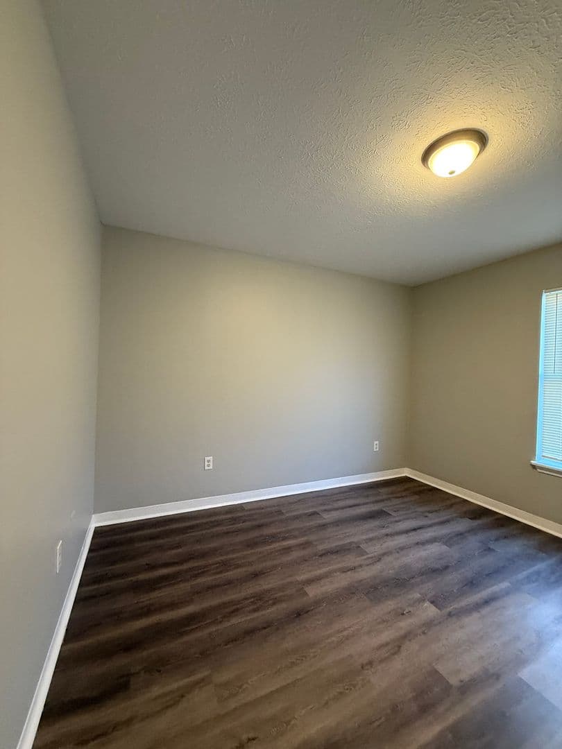 Louisville Apartment: 2708 Greenwood Ave
