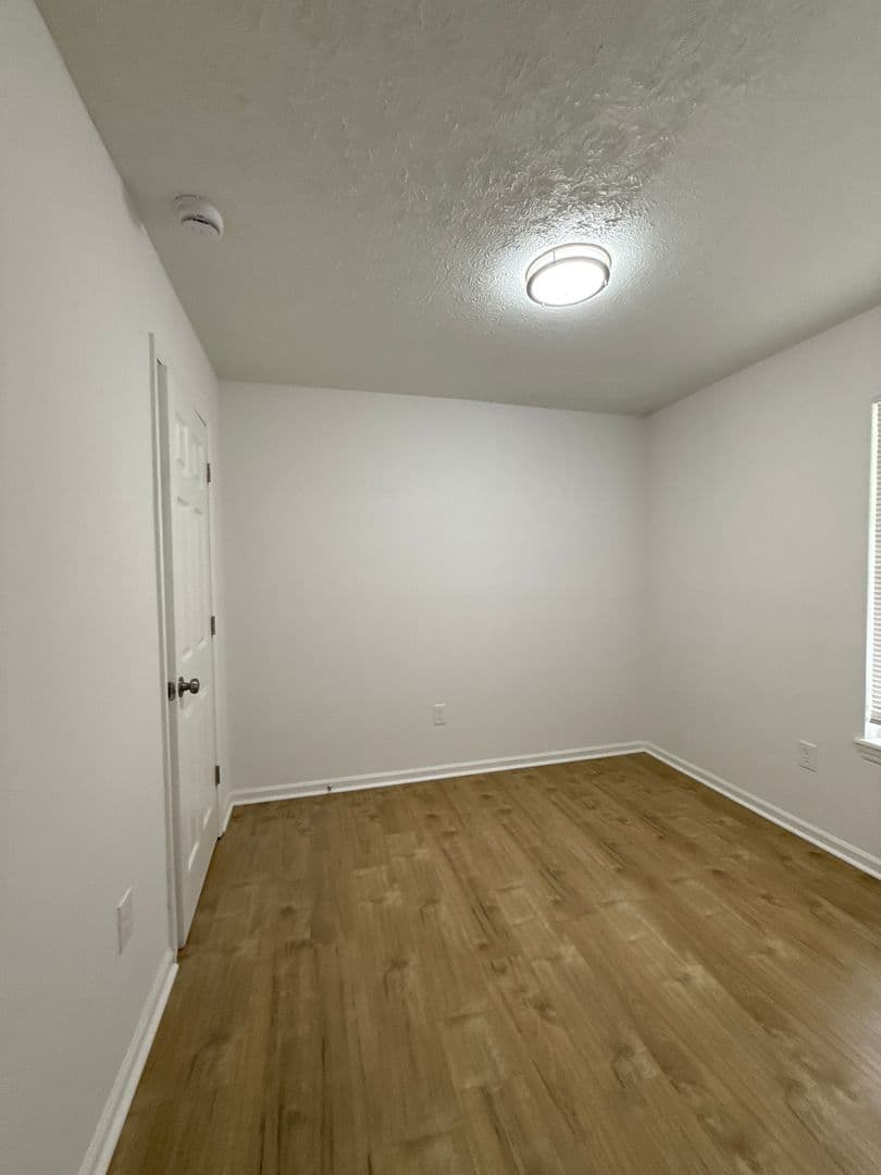 Louisville Apartment: 1723 W Kentucky Street