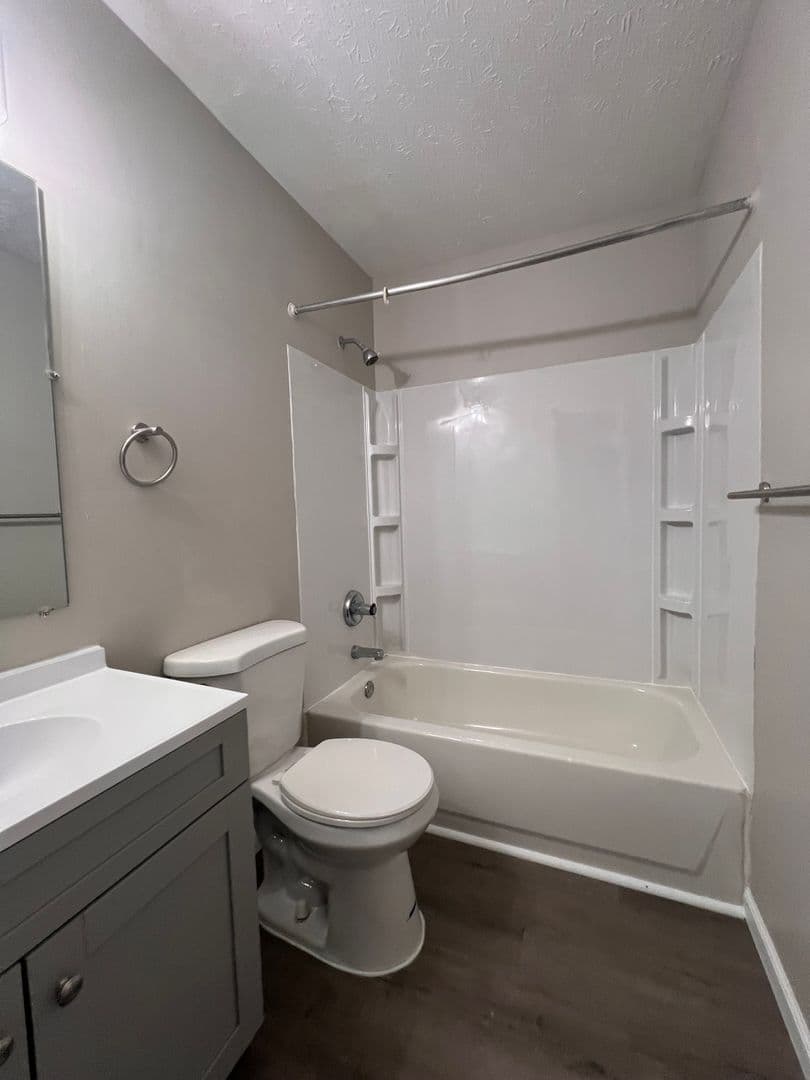Louisville Apartment: 2817 Greenwood Ave