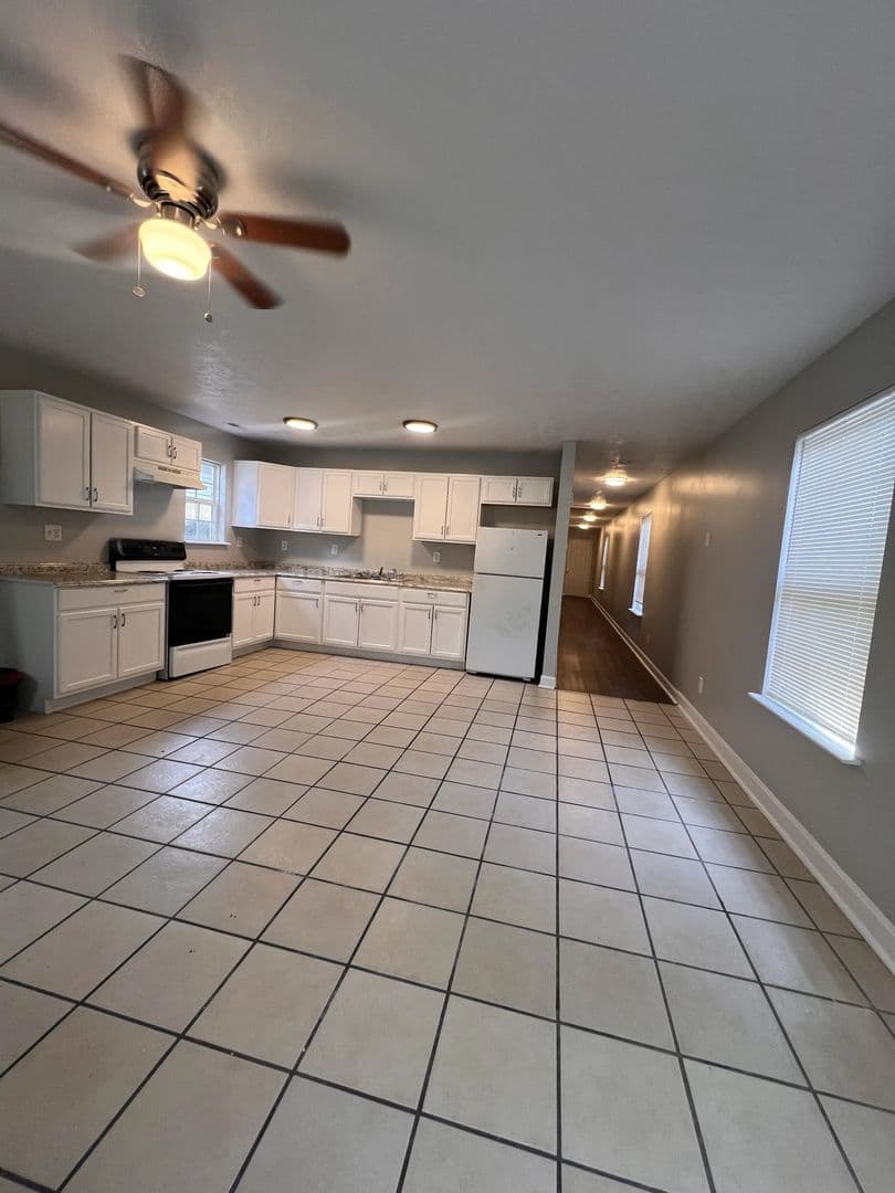Louisville Apartment: 2718 Montgomery