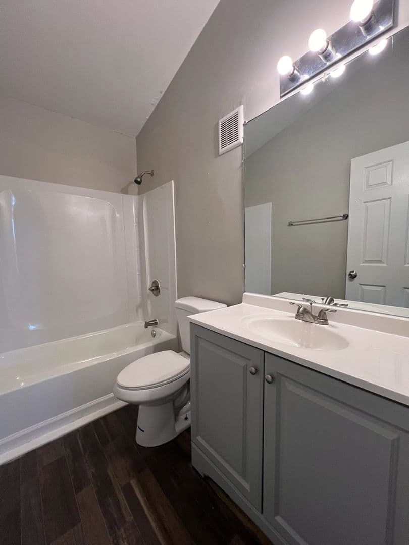 Louisville Apartment: 2820 Divinity Lane