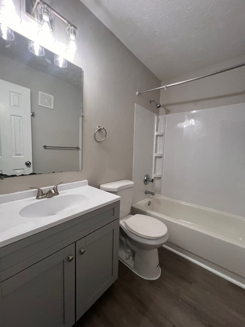 Louisville Apartment: 2817 Greenwood Ave