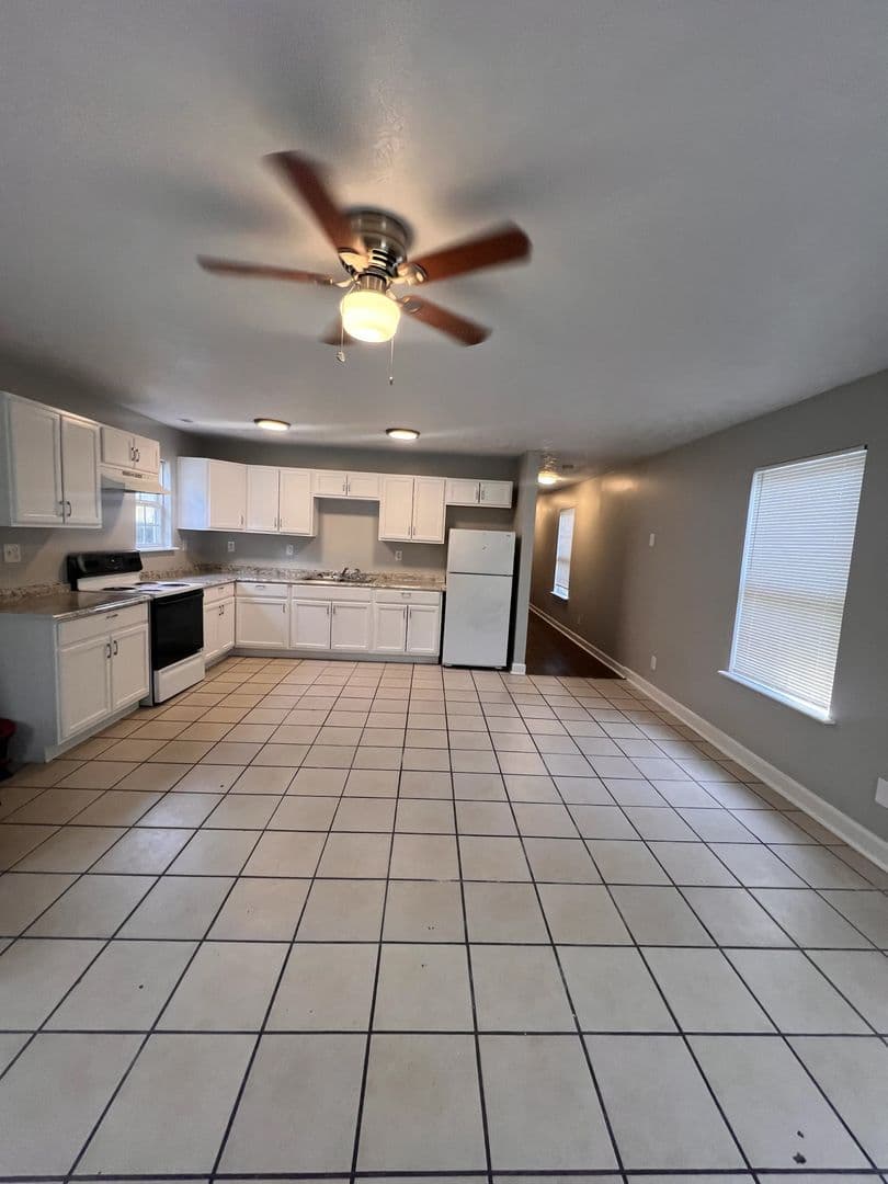 Louisville Apartment: 2718 Montgomery