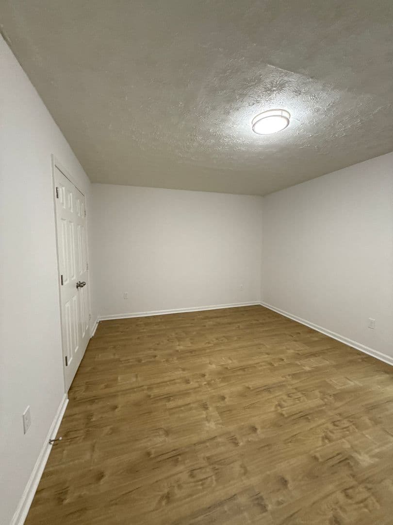 Louisville Apartment: 1723 W Kentucky Street