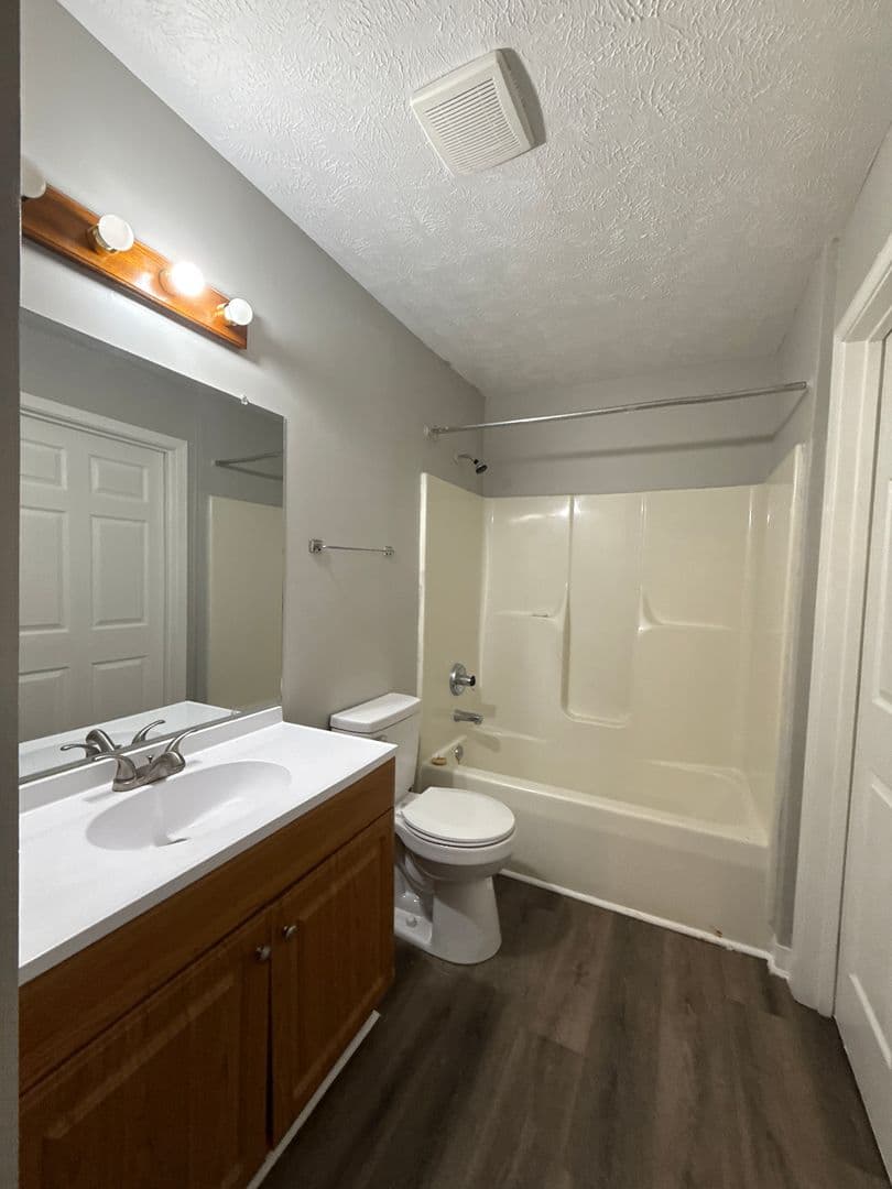 Louisville Apartment: 2708 Greenwood Ave