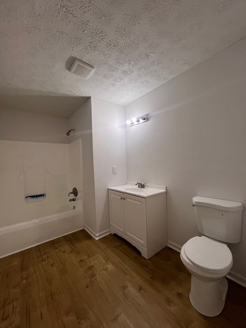 Louisville Apartment: 1723 W Kentucky Street
