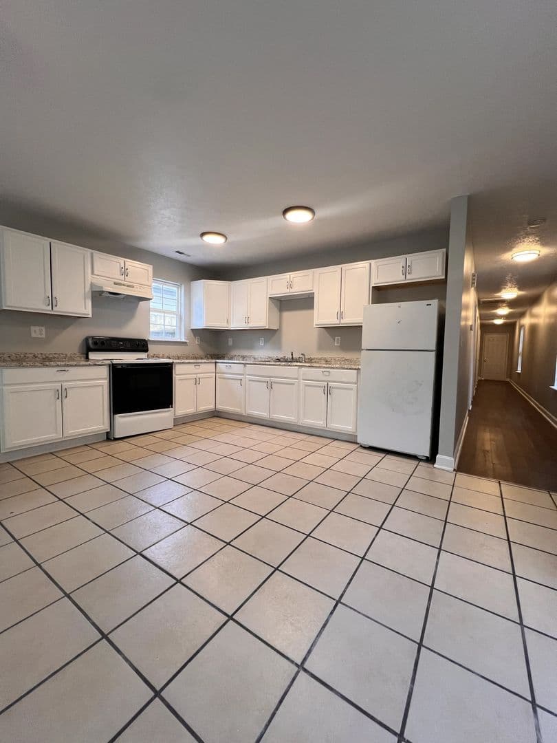 Louisville Apartment: 2718 Montgomery