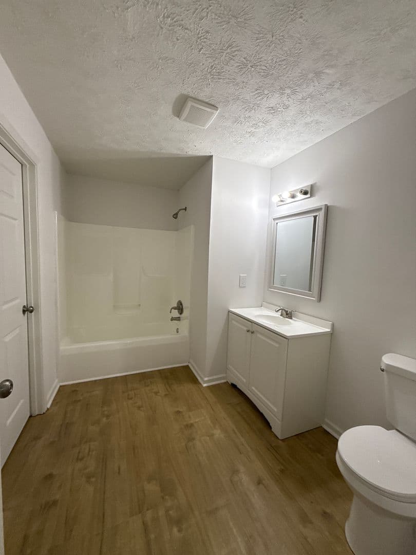 Louisville Apartment: 1723 W Kentucky Street