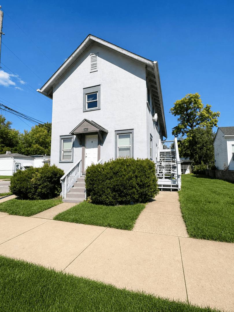 Louisville Apartment: 2441 St. Xavier Street