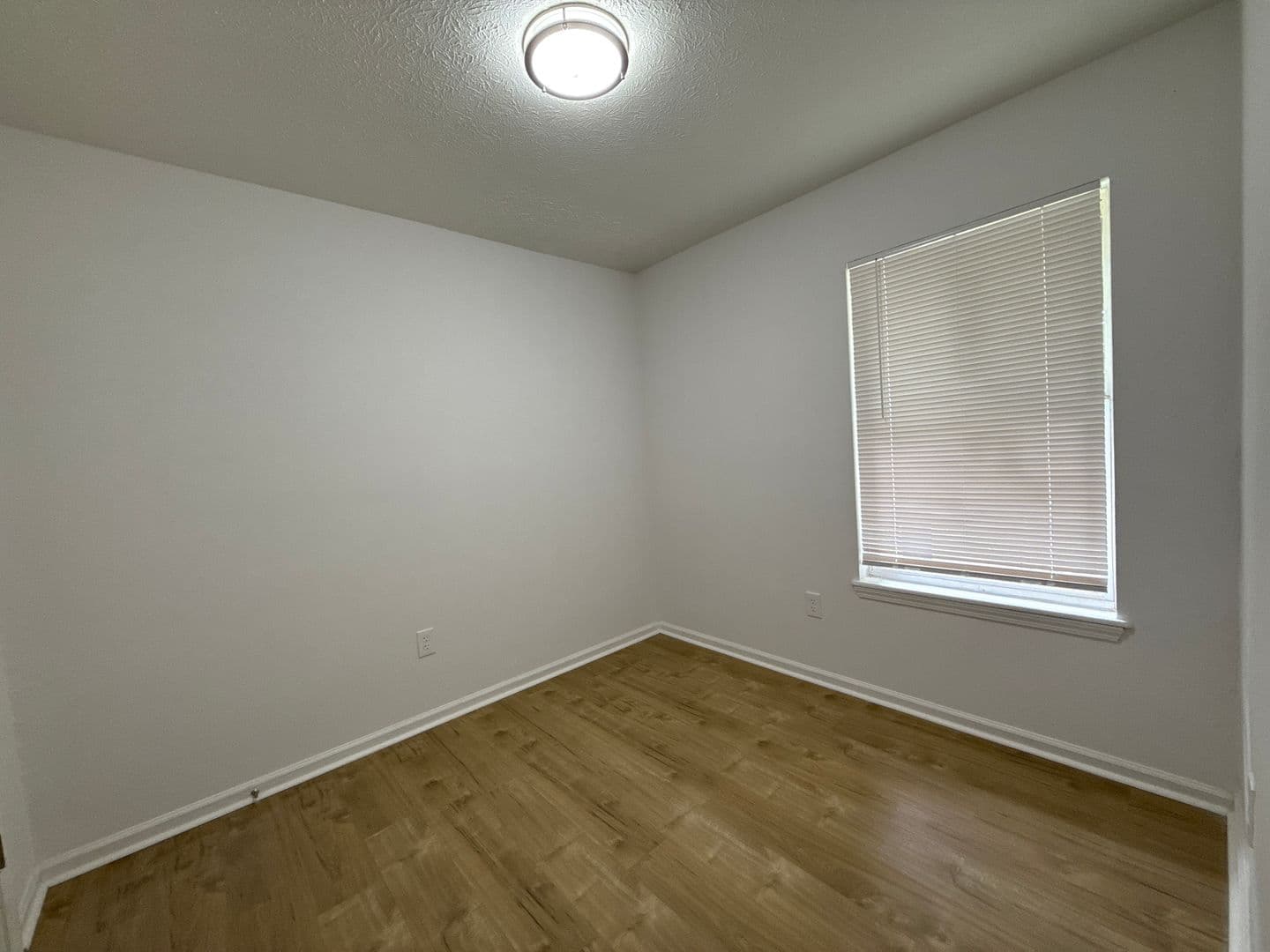 Louisville Apartment: 1723 W Kentucky Street