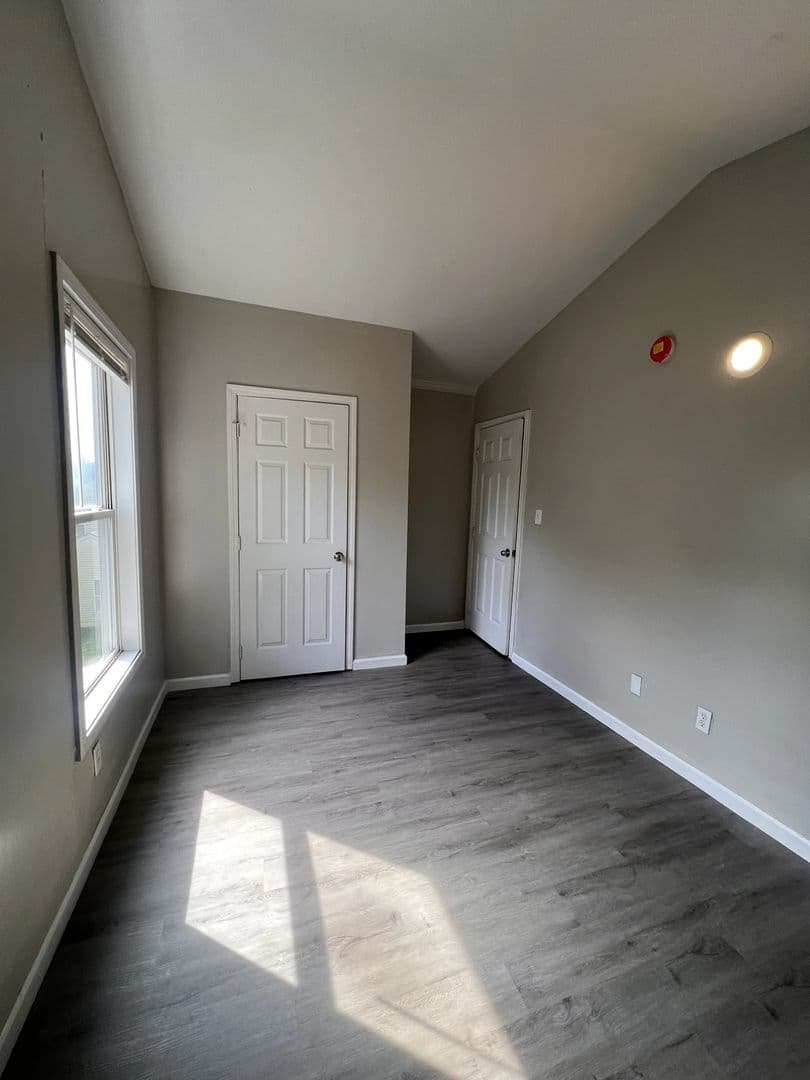 Louisville Apartment: 2820 Divinity Lane