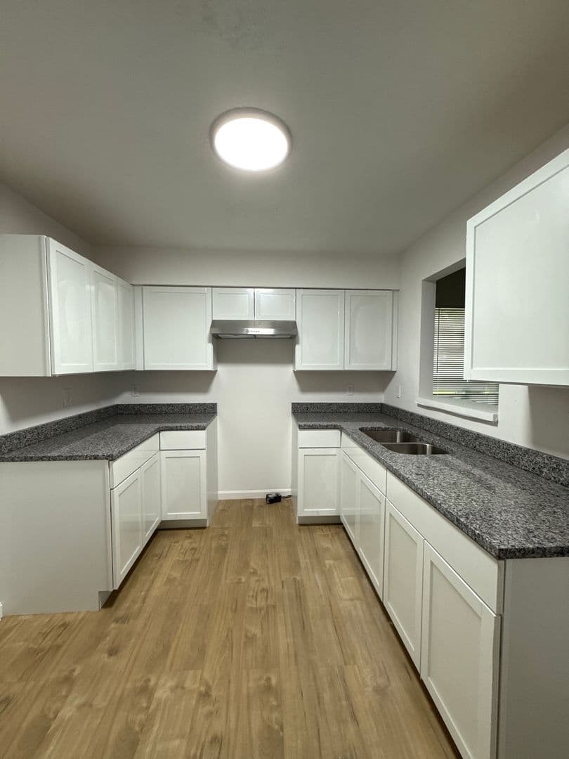 Louisville Apartment: 1723 W Kentucky Street