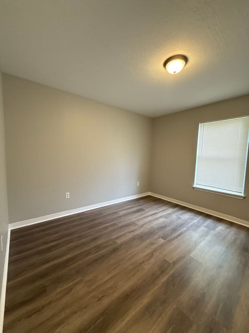 Louisville Apartment: 2708 Greenwood Ave