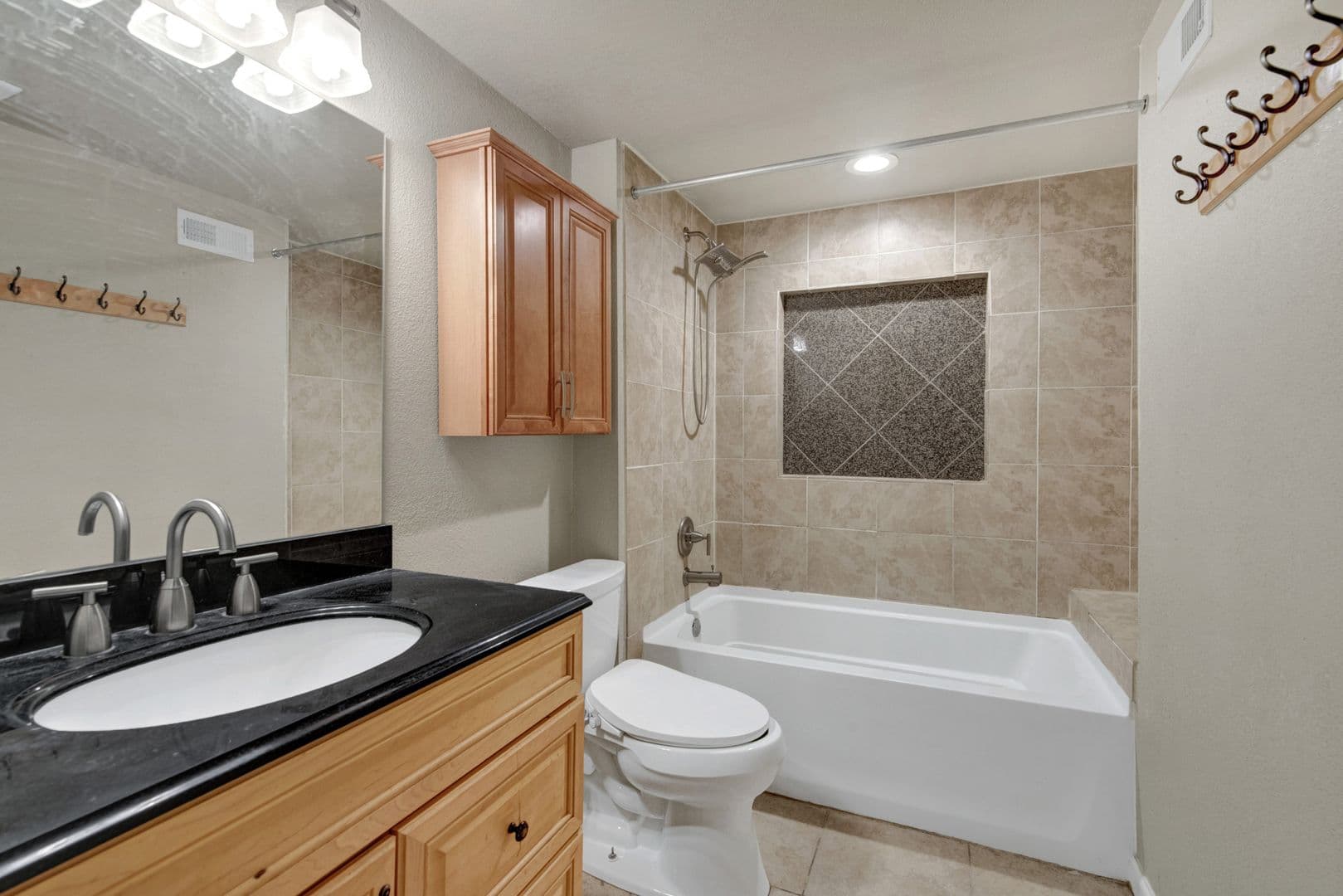 Fountain House: 7838 Creekfront Drive