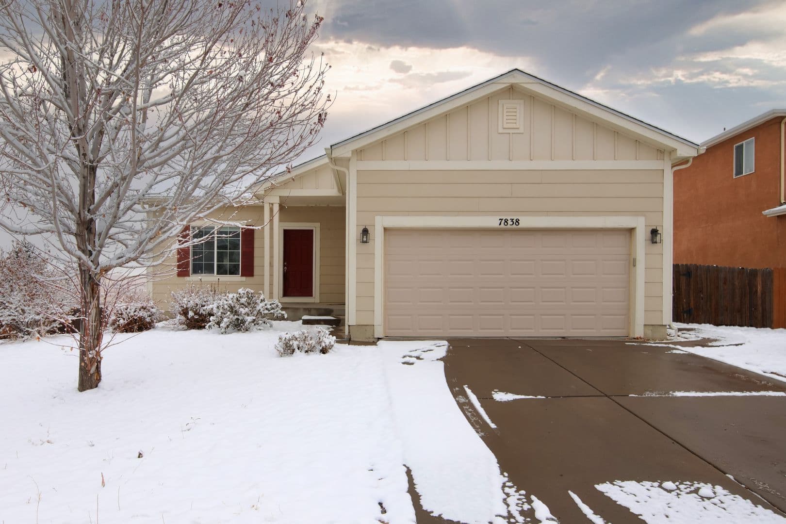 Fountain House: 7838 Creekfront Drive