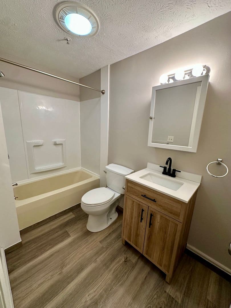 Lawrence Apartment: 71-73 Newbury Street