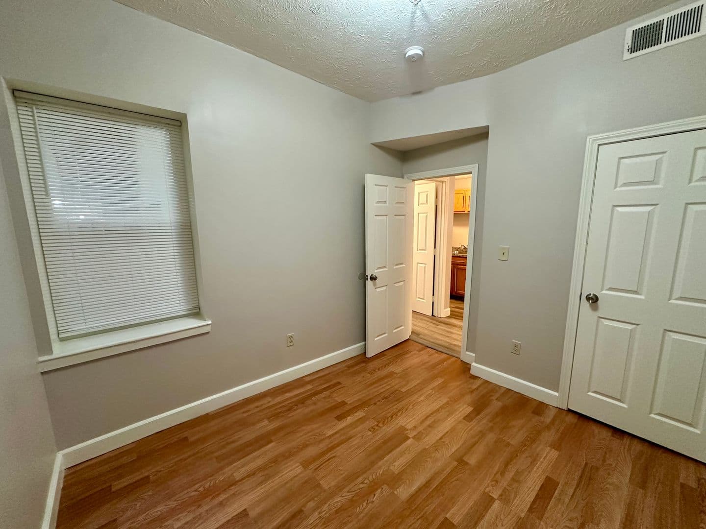 Lawrence Apartment: 71-73 Newbury Street