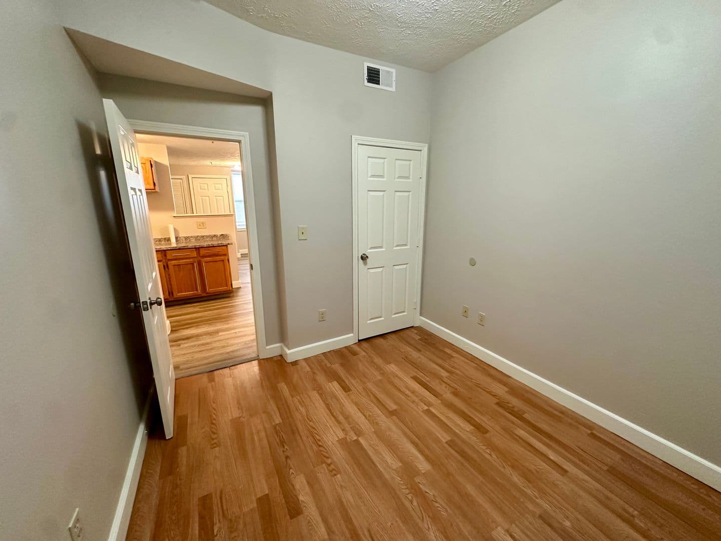 Lawrence Apartment: 71-73 Newbury Street