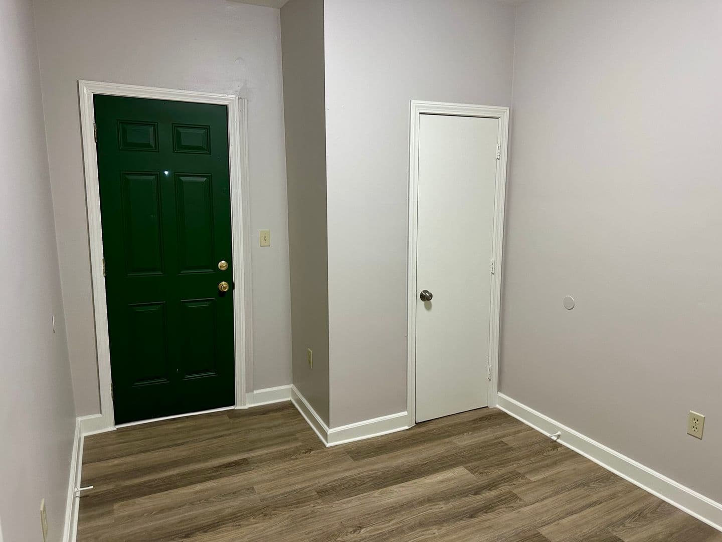 Lawrence Apartment: 71-73 Newbury Street