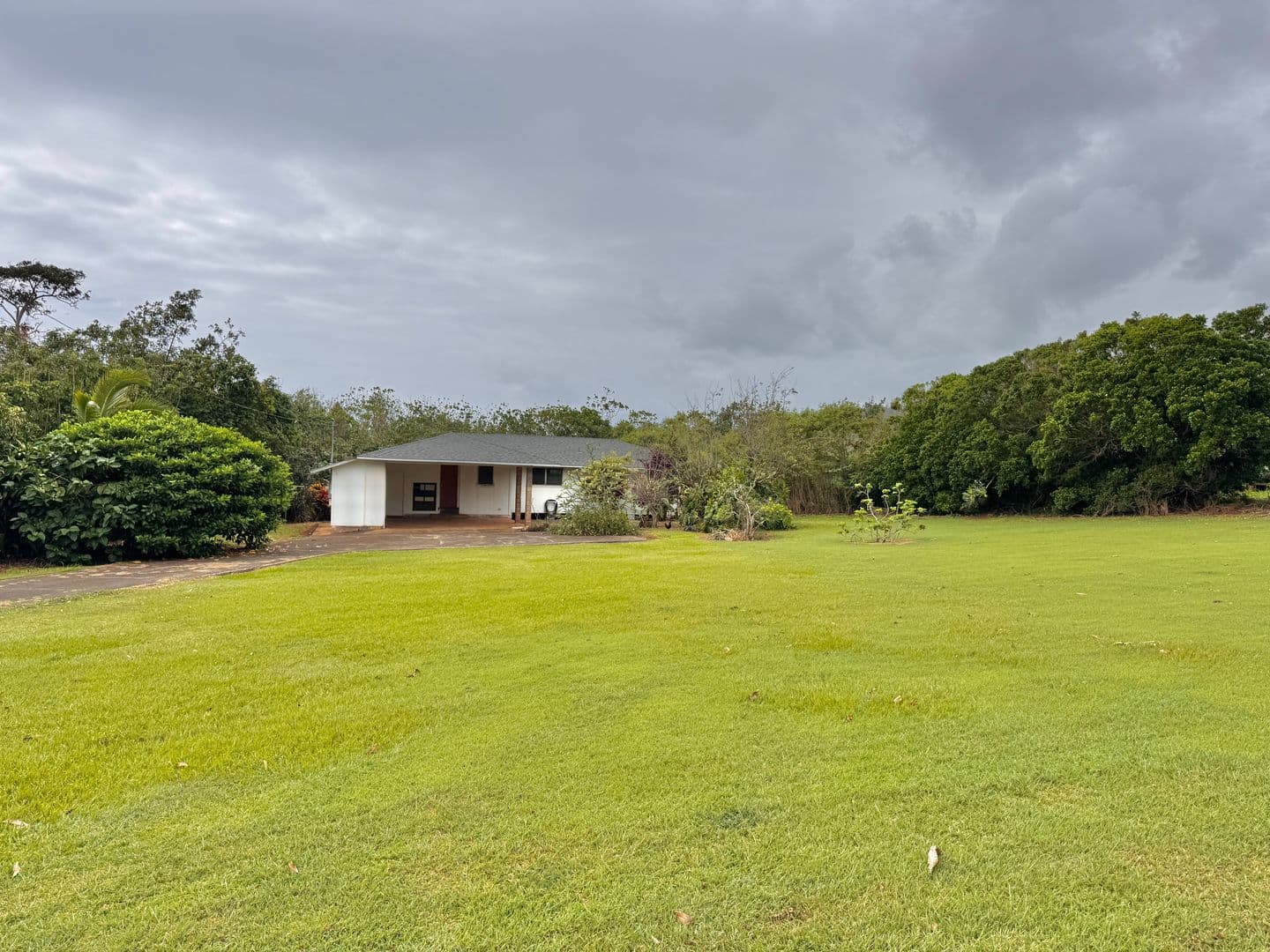 Kapaa Apartment: Nonou Road