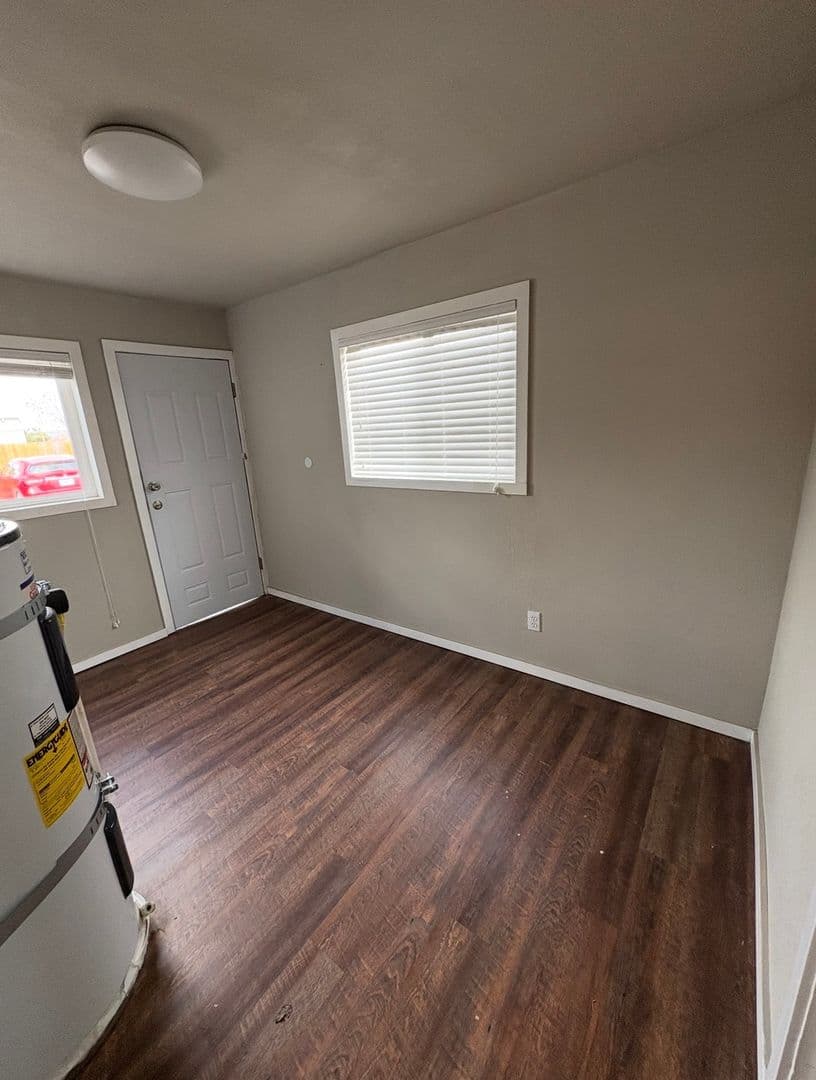 Central Point House: 5223 Gebhard Rd