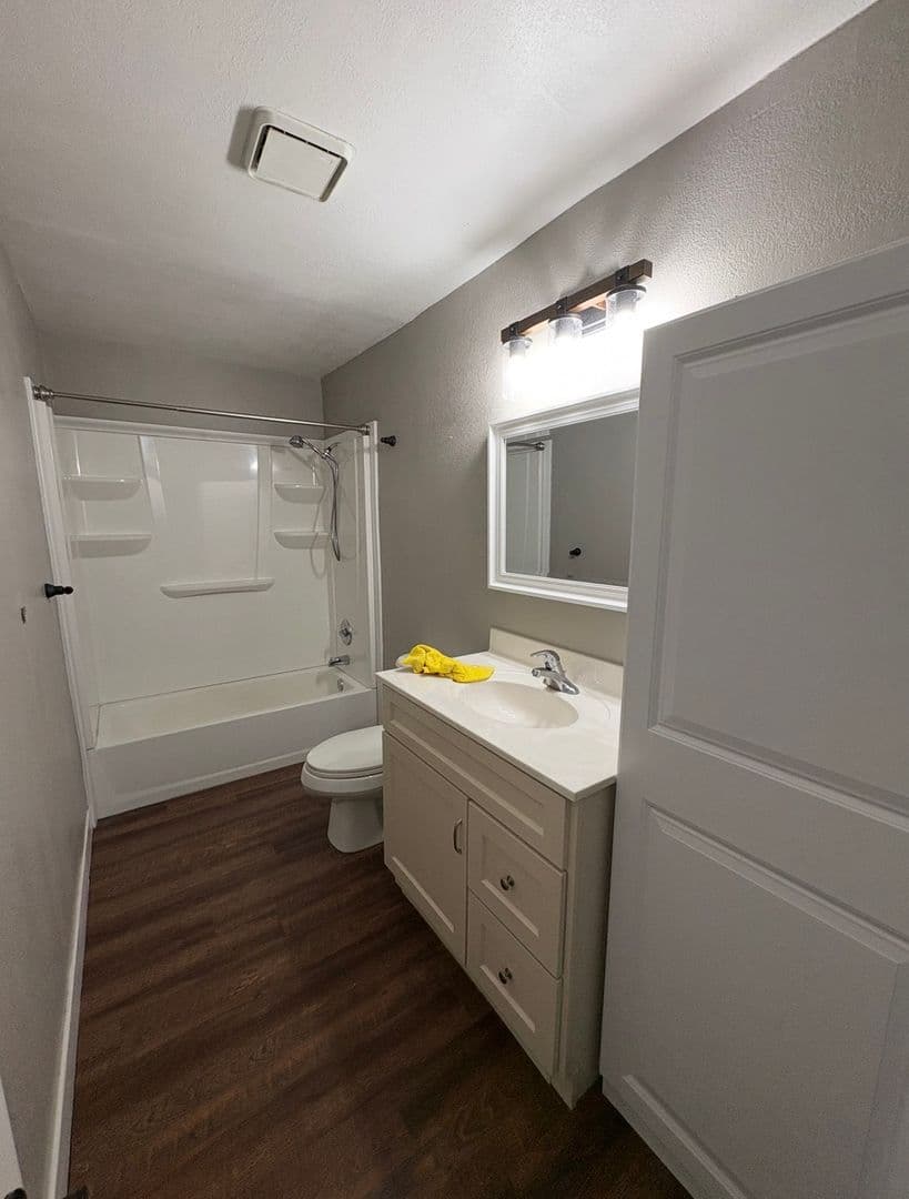 Central Point House: 5223 Gebhard Rd