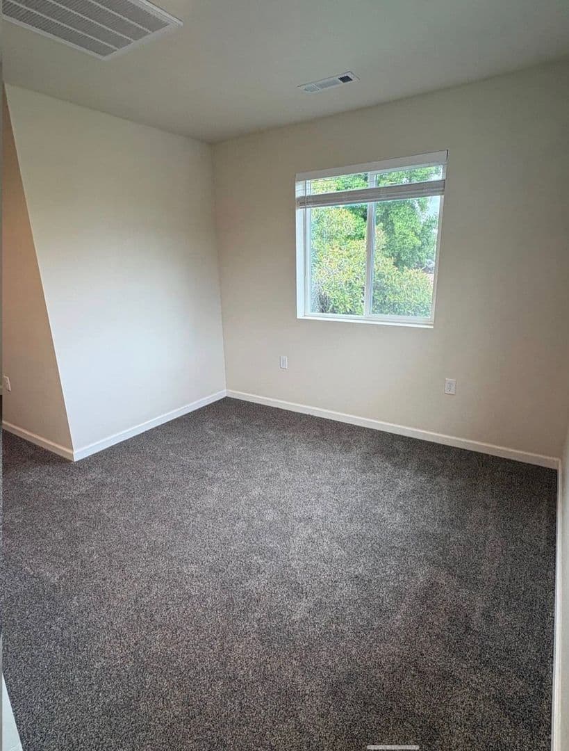 Eagle Point Multiplex: 613 St Thomas Lane