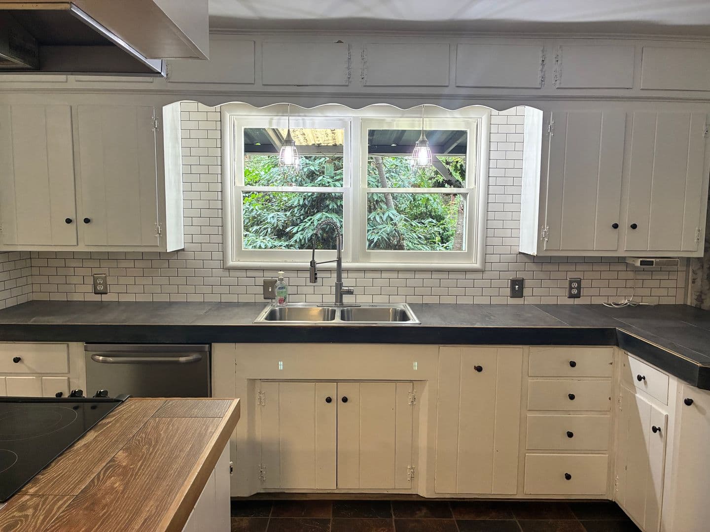 Medford House: 3333 Madrona Lane
