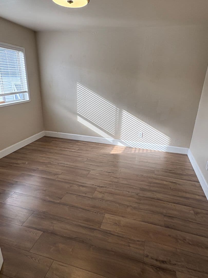 Medford Apartment: 3121 Table Rock Rd