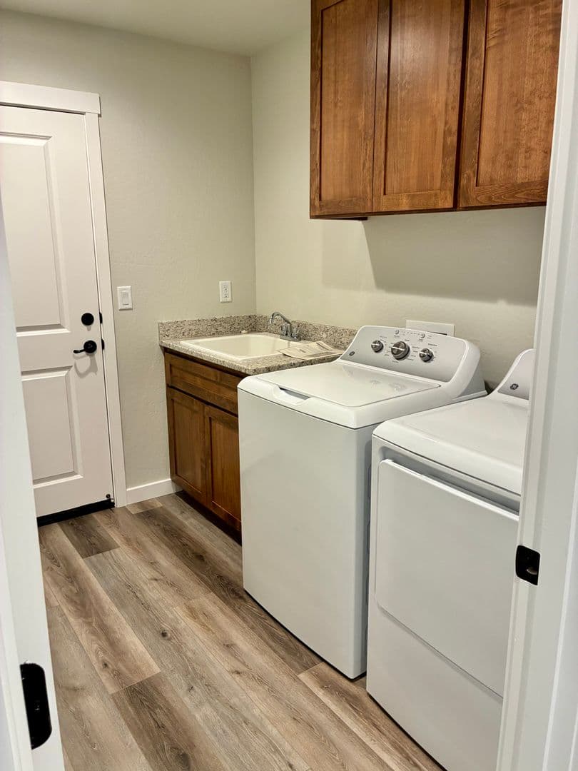 Central Point House: 1133 Annalise Street