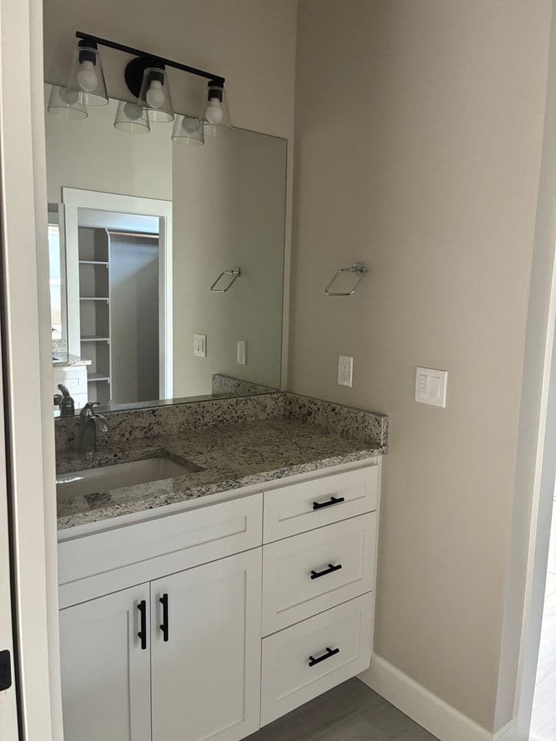 Medford House: 3154 Monaco Court