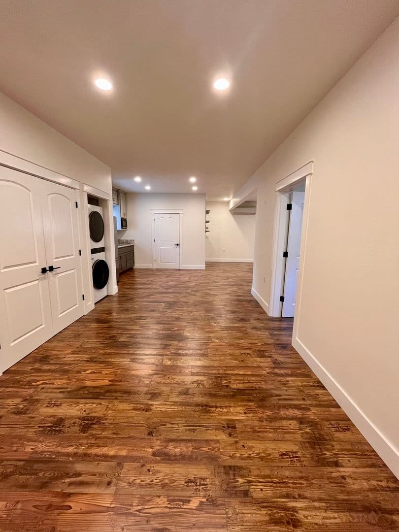 Medford House: 1184 Rutherford #B