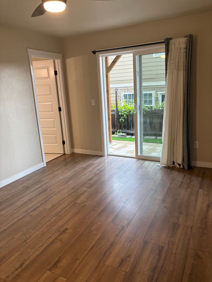 White City Apartment: 7857 28th St