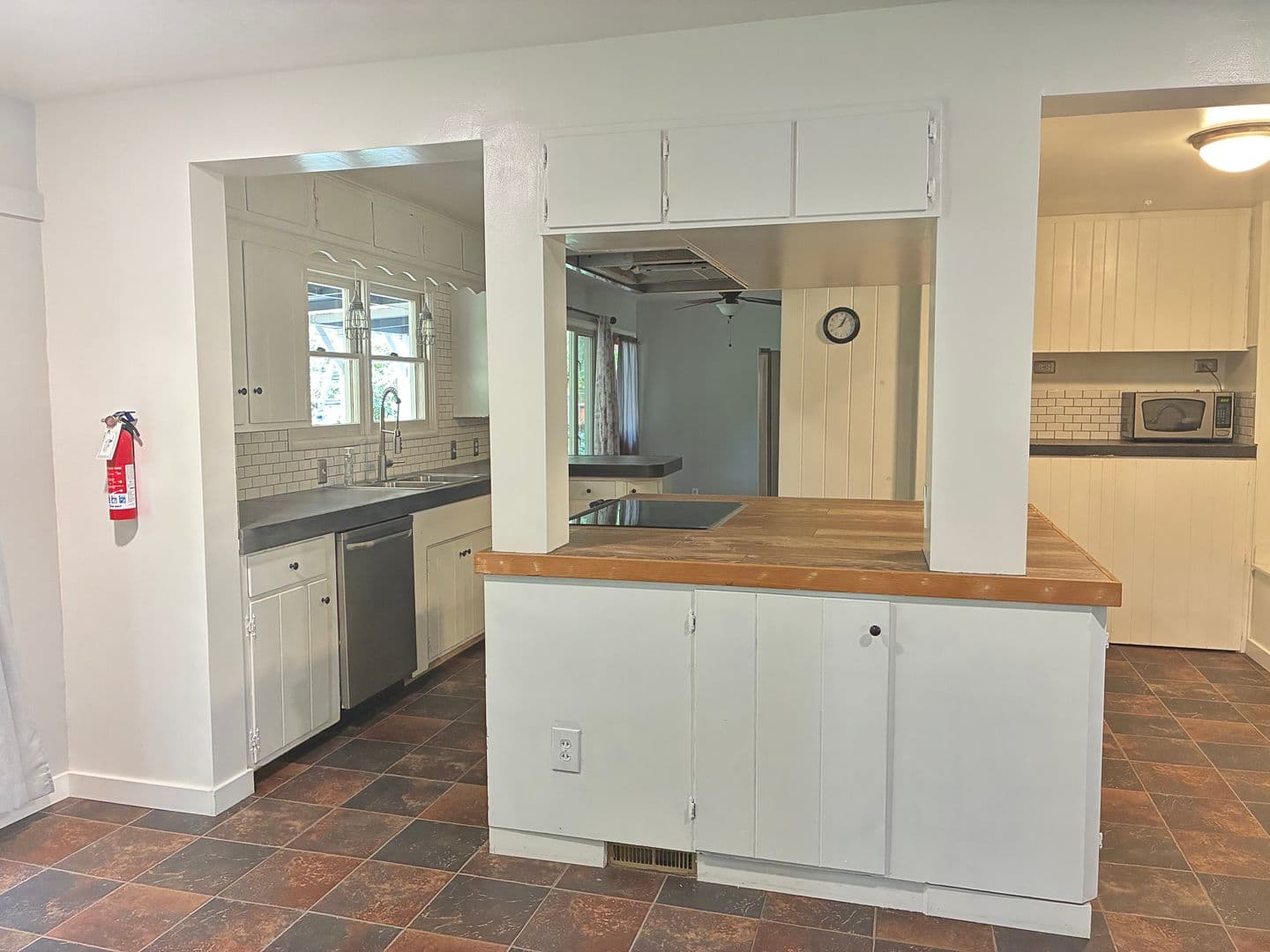 Medford House: 3333 Madrona Lane