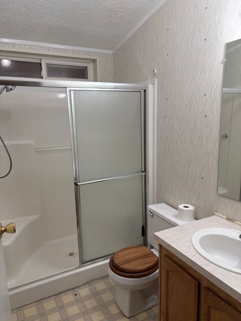 Butte Falls House: 251 Cedar St
