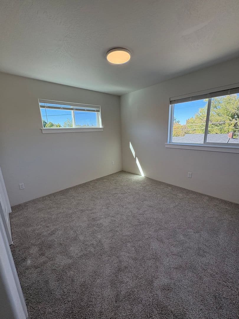 Medford House: 1170 Woodrow Lane