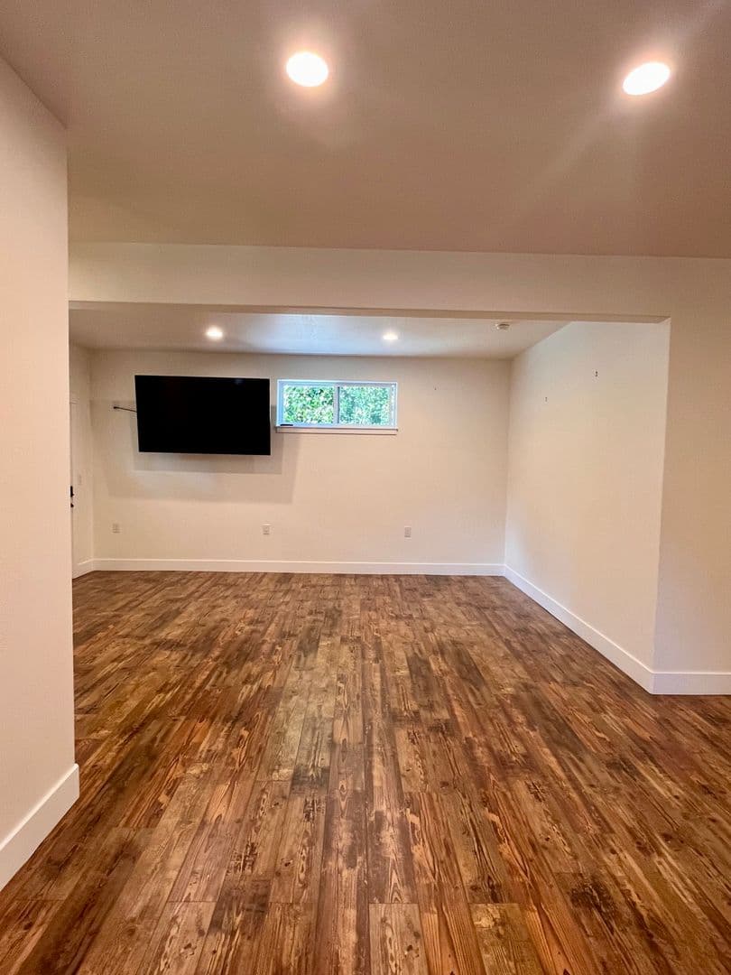 Medford House: 1184 Rutherford #B