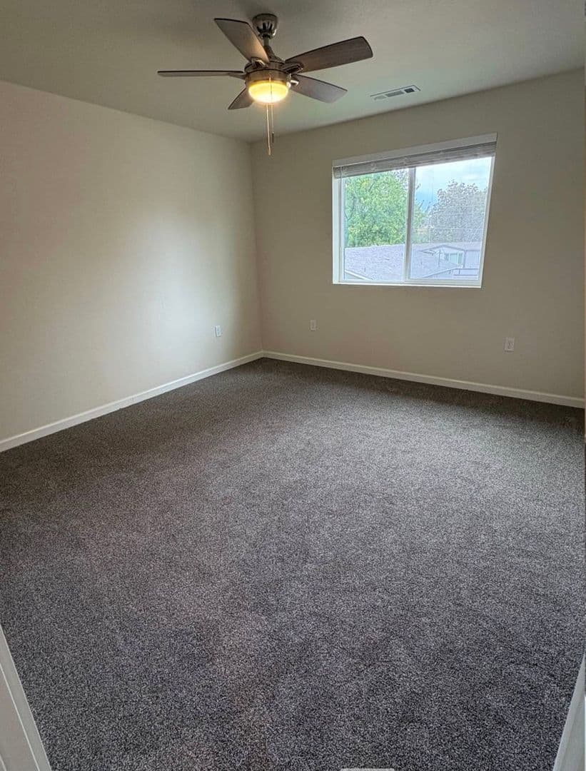 Eagle Point Multiplex: 613 St Thomas Lane