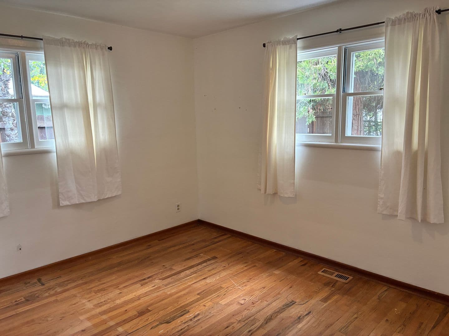 Medford House: 3333 Madrona Lane